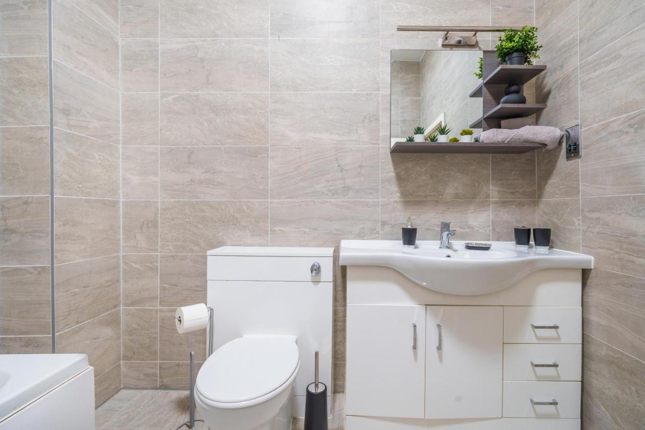 Spacious City Centre Apartment - Sleeps 8 Liverpool Kültér fotó