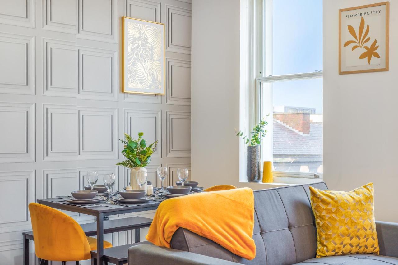 Spacious City Centre Apartment - Sleeps 8 Liverpool Kültér fotó