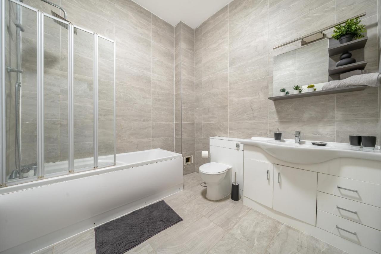 Spacious City Centre Apartment - Sleeps 8 Liverpool Kültér fotó